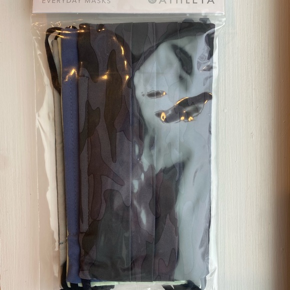 Athleta Everyday Non Medical Face Masks Five Pack - Picture 3 of 6